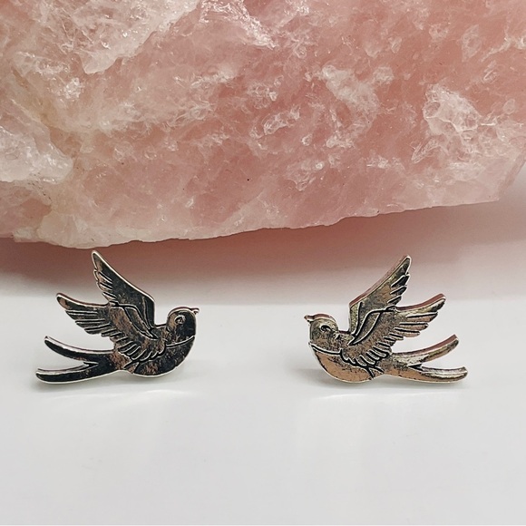 Bird Stud Earrings Silver Tone Sparrow Gift Boho Jewelry Birthday Gift 7/8” - Picture 1 of 7